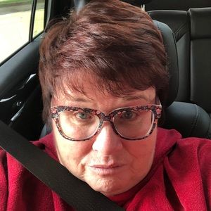 Meet your Posher, Denise